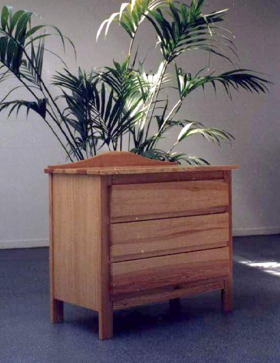 COMODE02.JPG